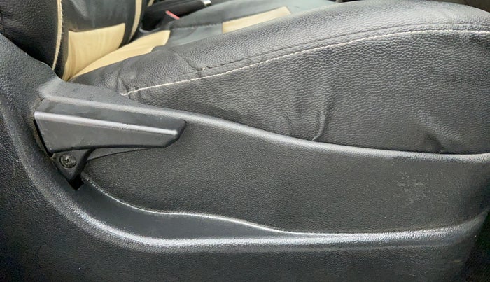 2017 Tata Tiago XT 1.2 REVOTRON, Petrol, Manual, 80,880 km, Driver Side Adjustment Panel