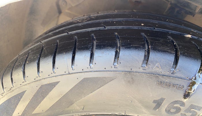 2014 Hyundai Grand i10 SPORTZ 1.2 KAPPA VTVT, Petrol, Manual, 69,487 km, Left Front Tyre Tread