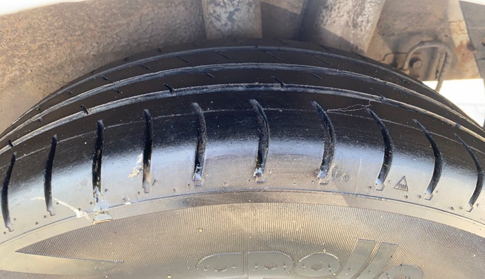 2014 Hyundai Grand i10 SPORTZ 1.2 KAPPA VTVT, Petrol, Manual, 69,487 km, Left Rear Tyre Tread