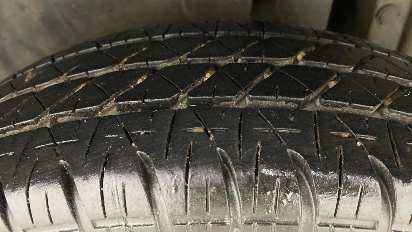 2014 Maruti Swift VXI D, Petrol, Manual, 46,579 km, Left Rear Tyre Tread