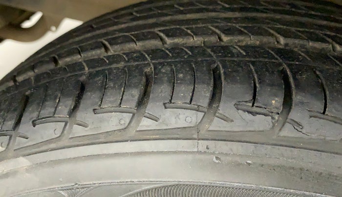 2019 Maruti Baleno ALPHA PETROL 1.2, Petrol, Manual, 90,522 km, Left Front Tyre Tread