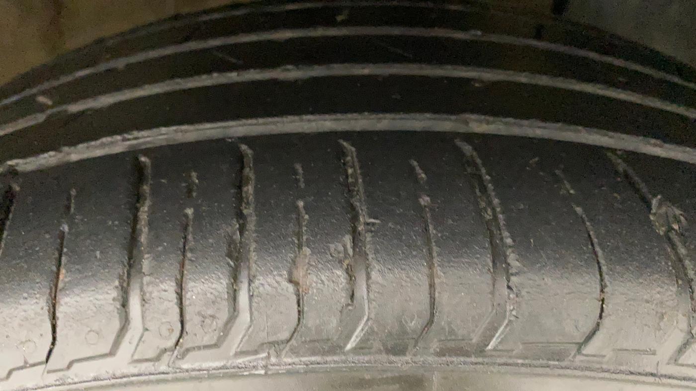 2020 Hyundai VENUE SX 1.0 TURBO IMT, Petrol, Manual, 37,680 km, Right Front Tyre Tread
