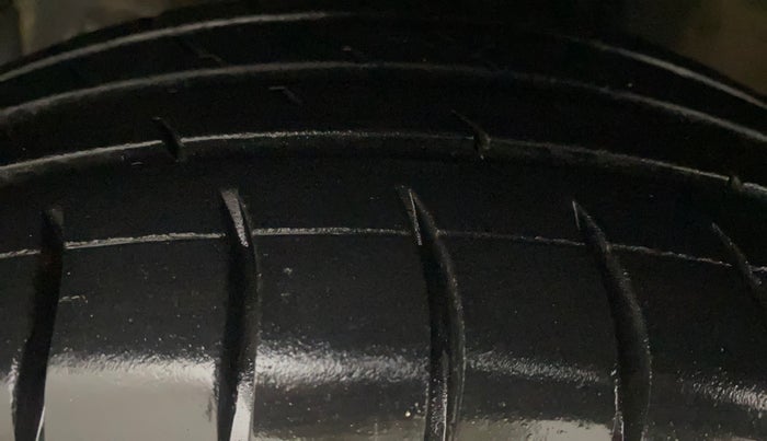 2018 Hyundai Grand i10 SPORTZ AT 1.2 KAPPA VTVT, Petrol, Automatic, 61,118 km, Left Front Tyre Tread