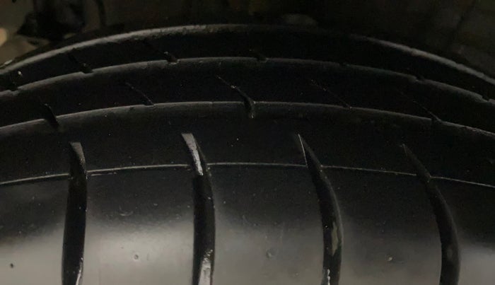 2018 Hyundai Grand i10 SPORTZ AT 1.2 KAPPA VTVT, Petrol, Automatic, 61,118 km, Right Rear Tyre Tread