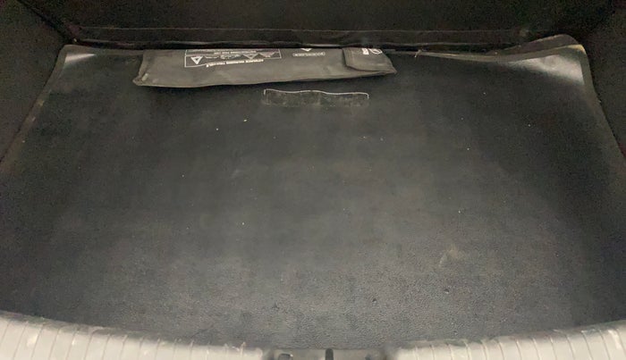 2018 Hyundai Grand i10 SPORTZ AT 1.2 KAPPA VTVT, Petrol, Automatic, 61,118 km, Boot Inside