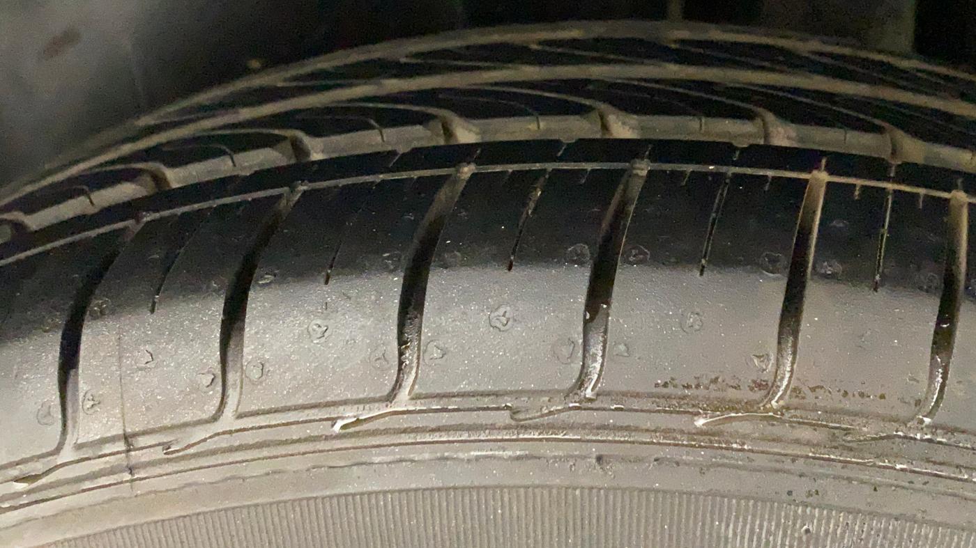 2018 Maruti Ciaz DELTA 1.5 SHVS MT PETROL, Petrol, Manual, 51,690 km, Left Rear Tyre Tread