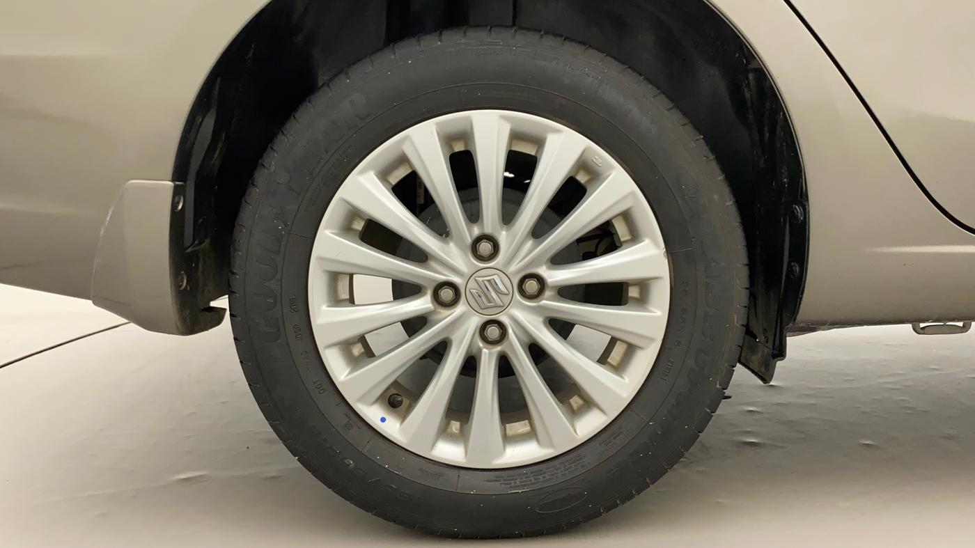 2018 Maruti Ciaz DELTA 1.5 SHVS MT PETROL, Petrol, Manual, 51,690 km, Right Rear Wheel