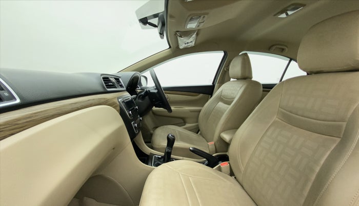 2018 Maruti Ciaz DELTA 1.5 SHVS MT PETROL, Petrol, Manual, 51,690 km, Right Side Front Door Cabin