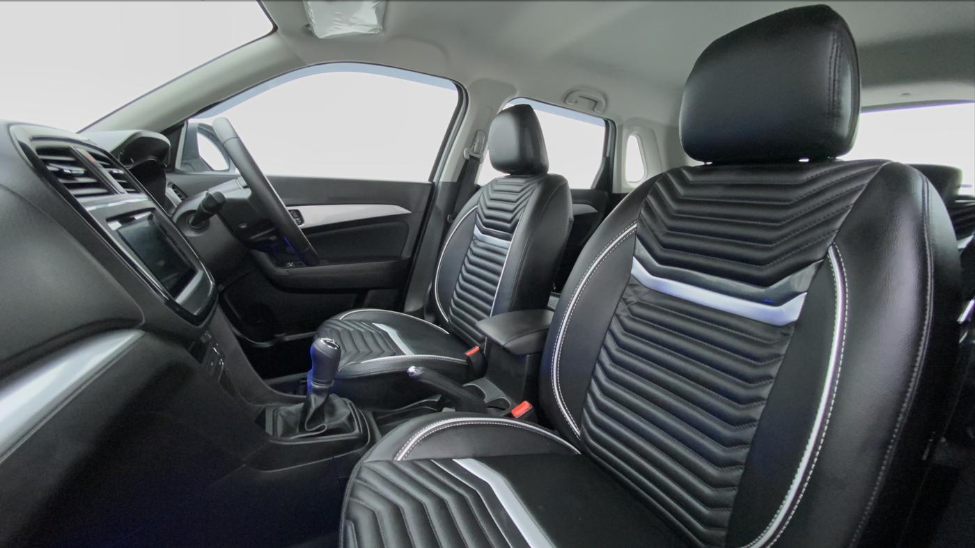 2022 Maruti BREZZA ZXI + SMART HYBRID, Petrol, Manual, 1,330 km, Right Side Front Door Cabin