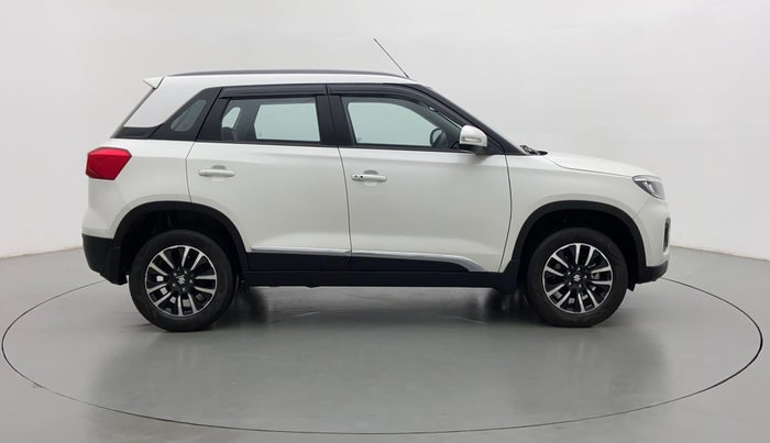 2022 Maruti BREZZA ZXI + SMART HYBRID, Petrol, Manual, 1,330 km, Right Side