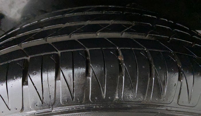 2022 Maruti BREZZA ZXI + SMART HYBRID, Petrol, Manual, 1,330 km, Left Rear Tyre Tread