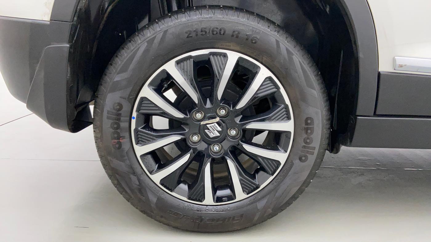 2022 Maruti BREZZA ZXI + SMART HYBRID, Petrol, Manual, 1,330 km, Right Rear Wheel