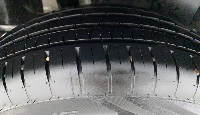 2021 Maruti Swift ZXI (AMT), Petrol, Automatic, 6,415 km, Right Rear Tyre Tread