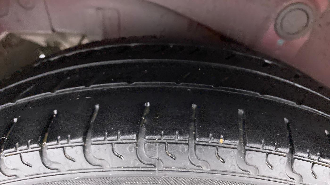 2010 Hyundai Santro Xing GL, Petrol, Manual, 82,095 km, Right Rear Tyre Tread