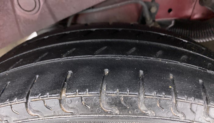 2010 Hyundai Santro Xing GL, Petrol, Manual, 82,095 km, Left Rear Tyre Tread