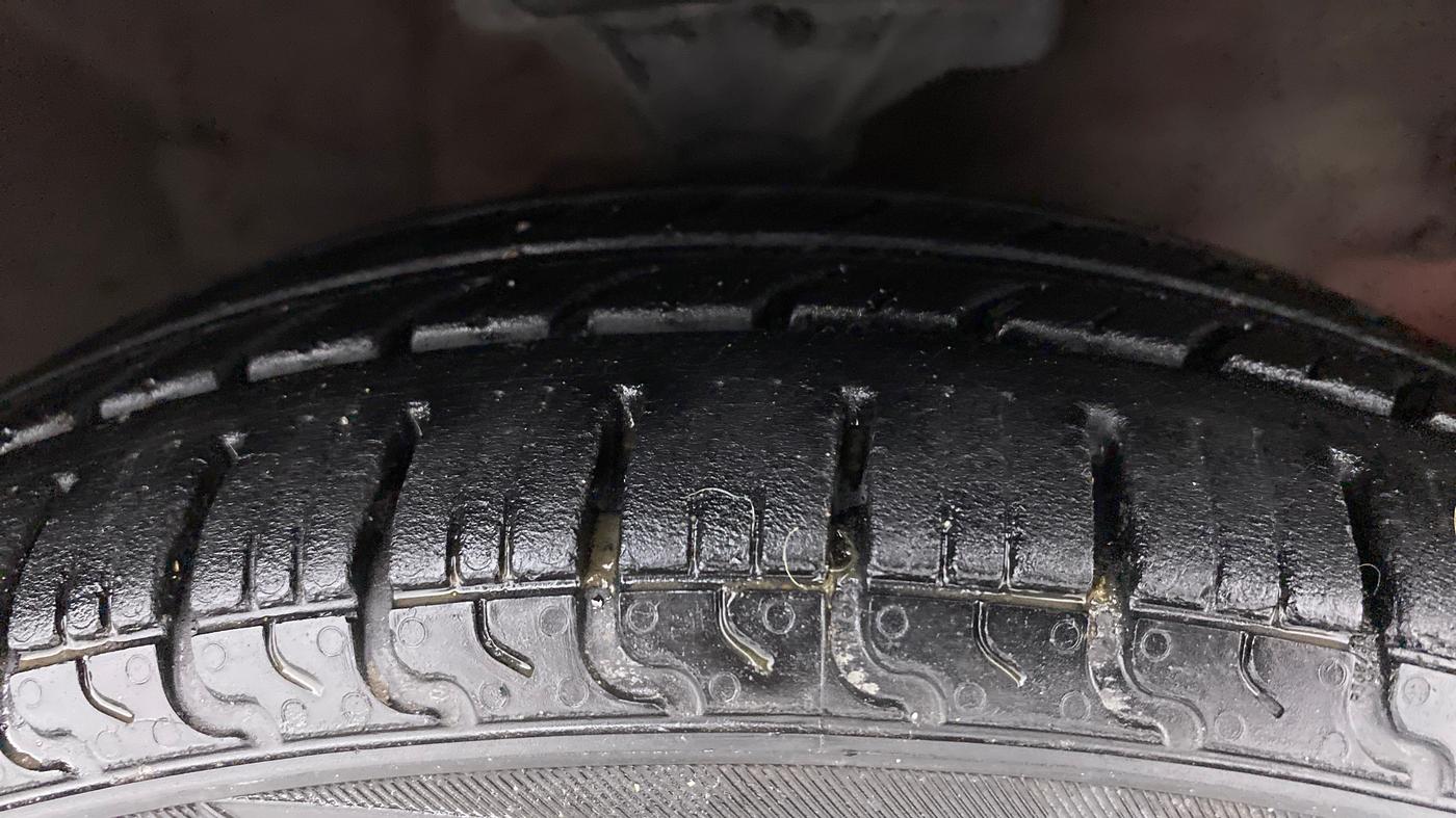 2010 Hyundai Santro Xing GL, Petrol, Manual, 82,095 km, Right Front Tyre Tread