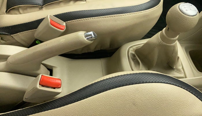 2015 Maruti Swift Dzire ZDI, Diesel, Manual, 14,113 km, Gear Lever
