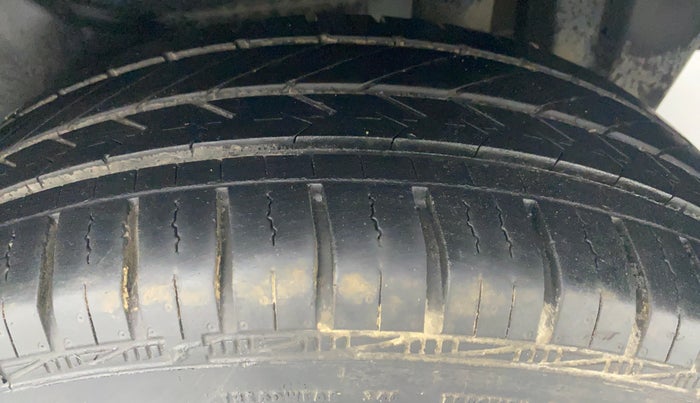 2015 Maruti Swift Dzire ZDI, Diesel, Manual, 14,113 km, Left Rear Tyre Tread
