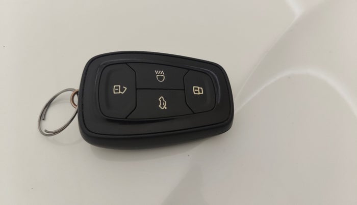 2018 Tata NEXON XZ PLUS PETROL, Petrol, Manual, 60,815 km, Key Close Up