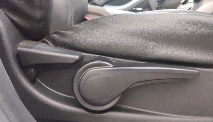 2018 Tata NEXON XZ PLUS PETROL, Petrol, Manual, 60,815 km, Driver Side Adjustment Panel