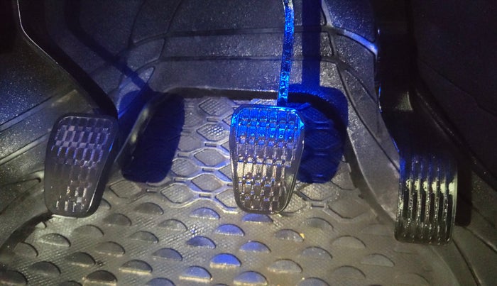 2018 Tata NEXON XZ PLUS PETROL, Petrol, Manual, 60,815 km, Pedals