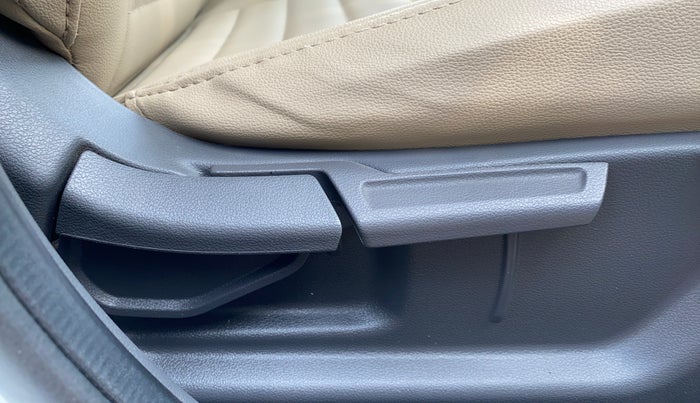 2022 Hyundai GRAND I10 NIOS SPORTZ 1.2 KAPPA VTVT, Petrol, Manual, 26,782 km, Driver Side Adjustment Panel