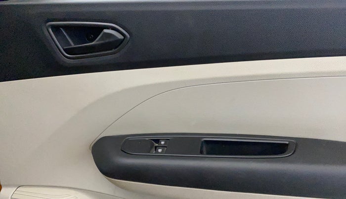 2019 Renault TRIBER RXL MT, Petrol, Manual, 23,620 km, Driver Side Door Panels Control