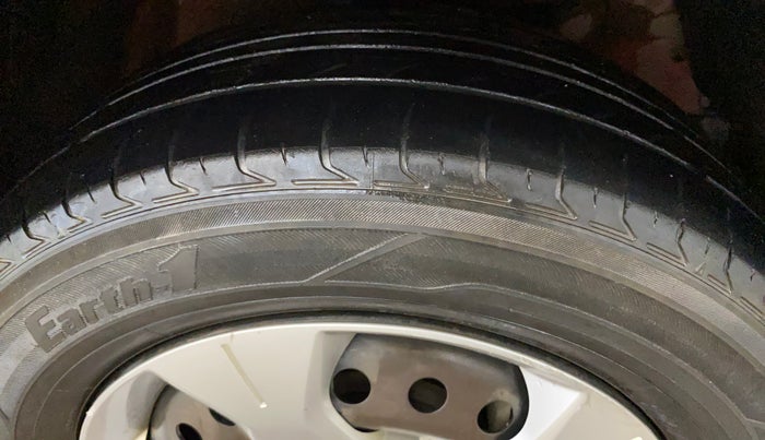 2019 Mahindra XUV300 W6 1.2 PETROL, Petrol, Manual, 86,895 km, Right Front Tyre Tread