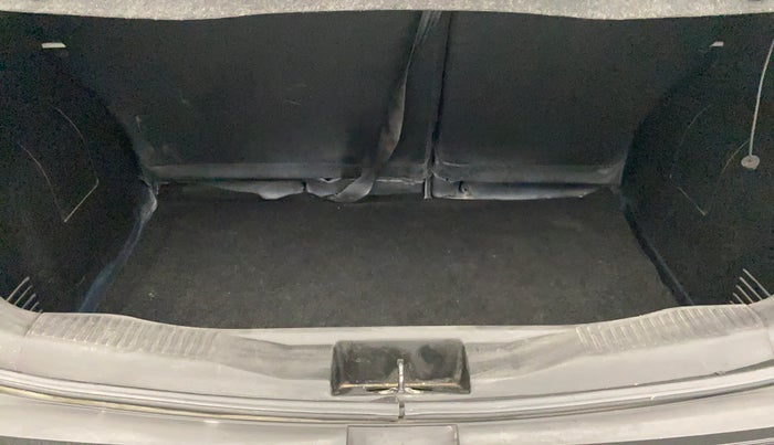 2021 Renault Kiger RXT (O) MT, Petrol, Manual, 35,145 km, Boot Inside