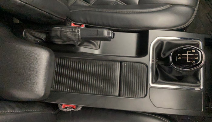 2021 Renault Kiger RXT (O) MT, Petrol, Manual, 35,145 km, Gear Lever