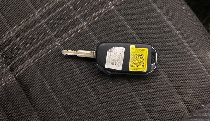 2024 KIA SONET HTK (O) 1.2 Petrol MT, Petrol, Manual, 36,799 km, Key Close Up