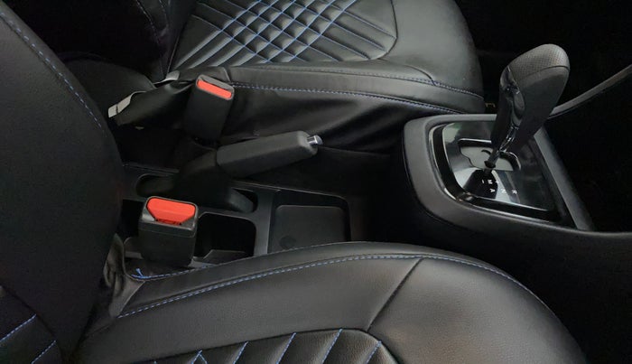 2021 Tata PUNCH CREATIVE AMT 1.2 RTN DUAL TONE, Petrol, Automatic, 17,850 km, Gear Lever