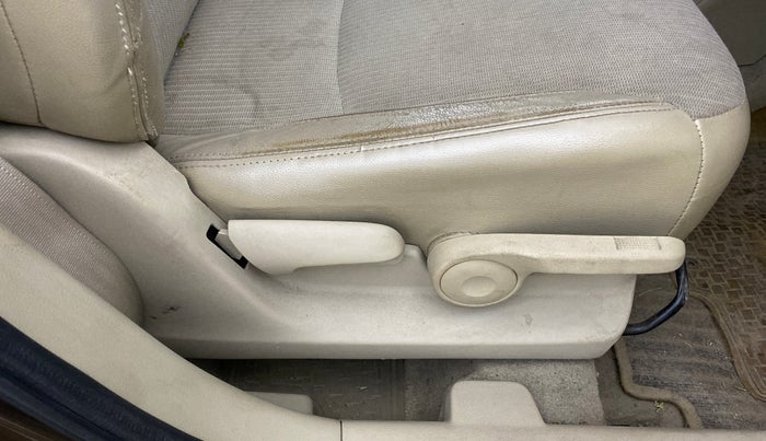 2015 Maruti Ciaz ZXI, Petrol, Manual, 94,892 km, Driver Side Adjustment Panel