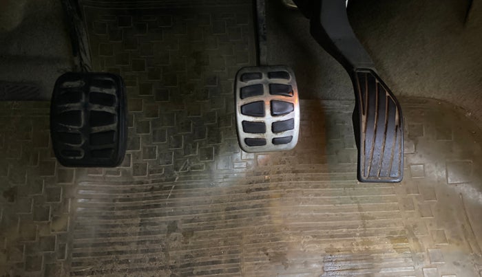 2015 Maruti Ciaz ZXI, Petrol, Manual, 94,892 km, Pedals