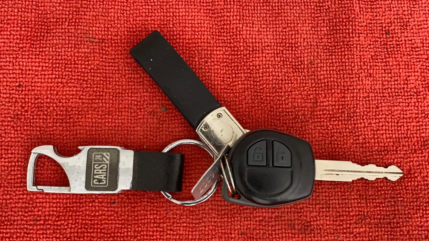 2020 Maruti Swift Dzire TOUR S-CNG (O), CNG, Manual, 15,541 km, Key Close Up