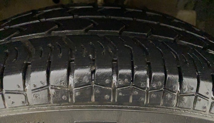 2020 Maruti Swift Dzire TOUR S-CNG (O), CNG, Manual, 15,541 km, Right Front Tyre Tread