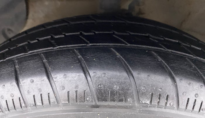 2013 Hyundai Grand i10 ASTA 1.2 VTVT, Petrol, Manual, 55,888 km, Left Front Tyre Tread
