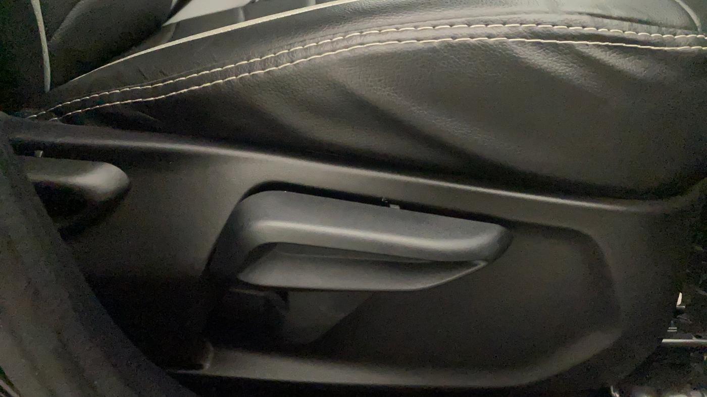 2022 Tata Tiago XZ PLUS PETROL, Petrol, Manual, 592 km, Driver Side Adjustment Panel