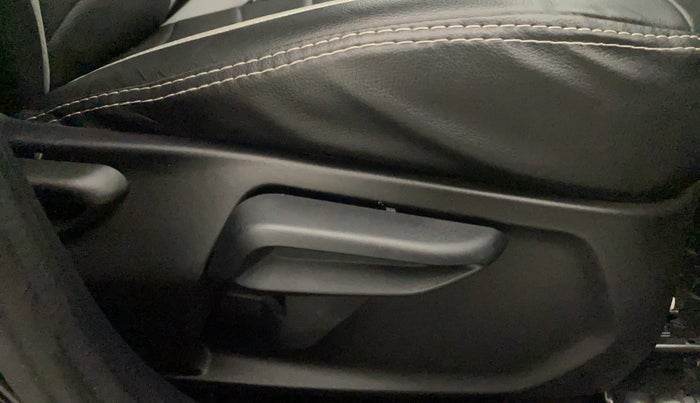 2022 Tata Tiago XZ PLUS PETROL, Petrol, Manual, 592 km, Driver Side Adjustment Panel