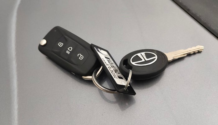 2018 Tata Tiago XZA PETROL, Petrol, Automatic, 37,593 km, Key Close Up