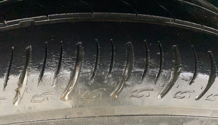 2017 Maruti Dzire ZXI PLUS, Petrol, Manual, 75,698 km, Right Rear Tyre Tread