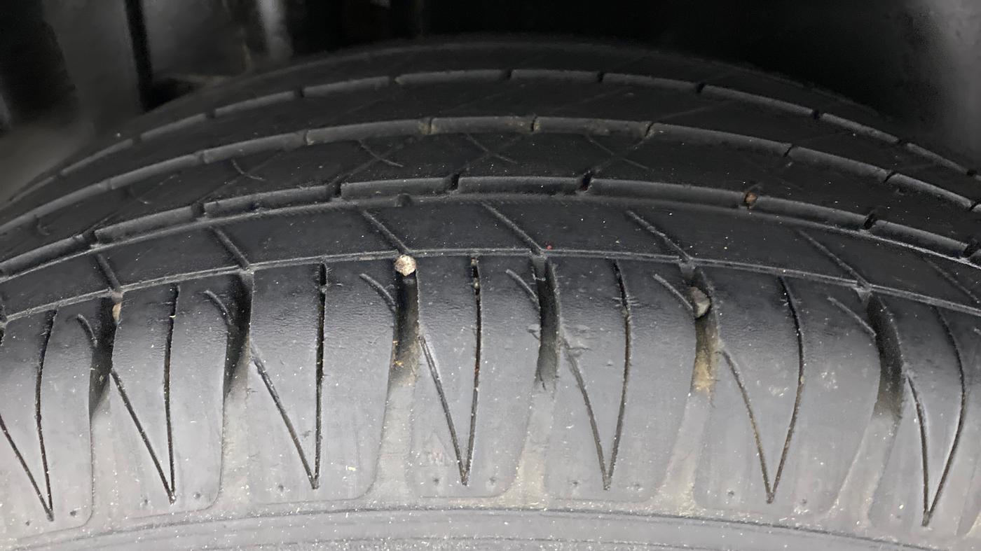2018 Maruti Vitara Brezza ZDI, Diesel, Manual, 43,750 km, Right Rear Tyre Tread