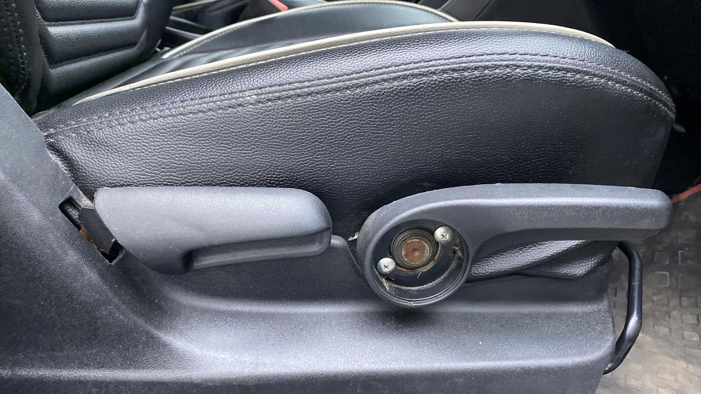 2018 Maruti Vitara Brezza ZDI, Diesel, Manual, 43,750 km, Driver Side Adjustment Panel