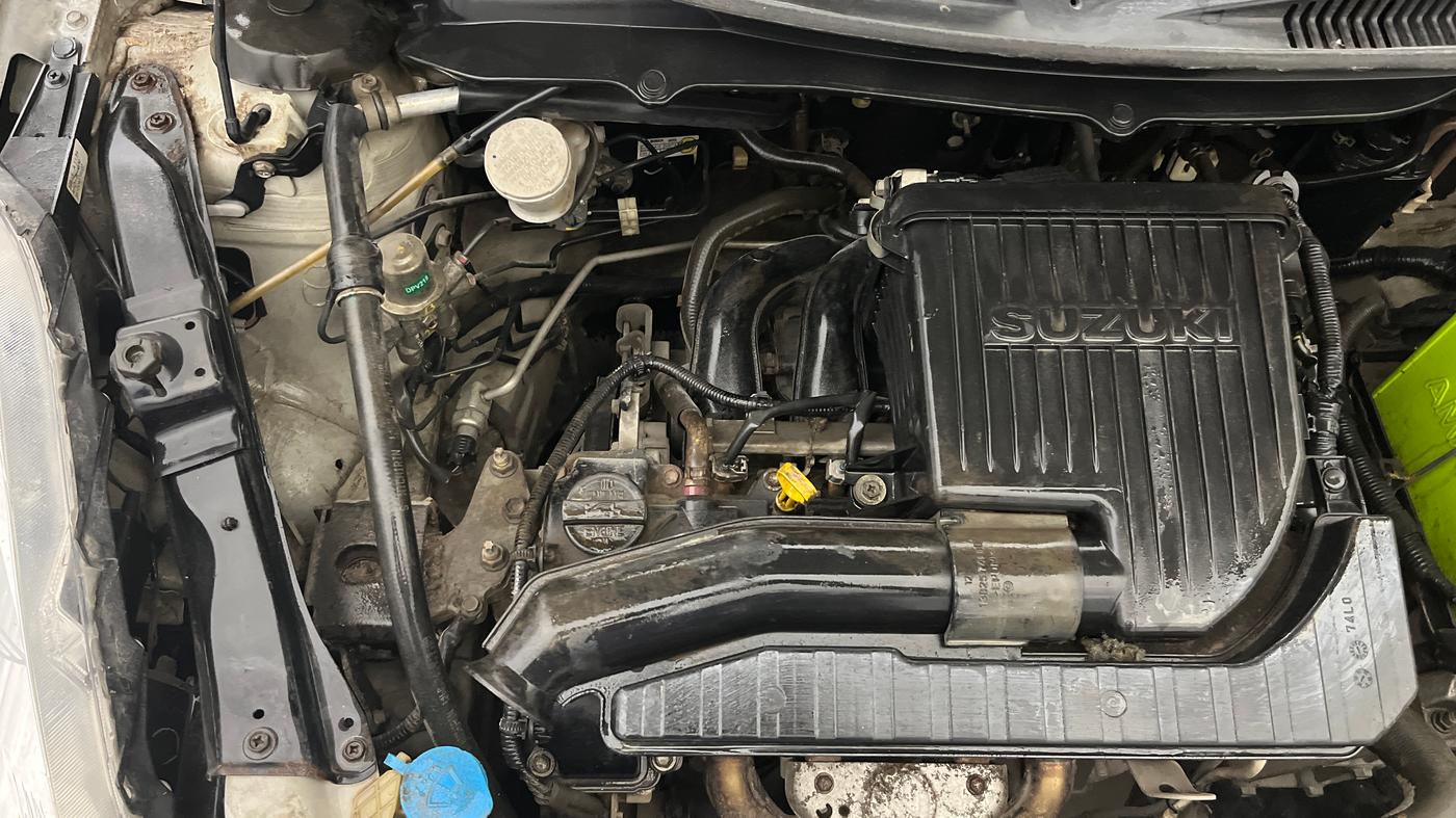 2015 Maruti Swift VXI, Petrol, Manual, 33,517 km, Engine View - Right