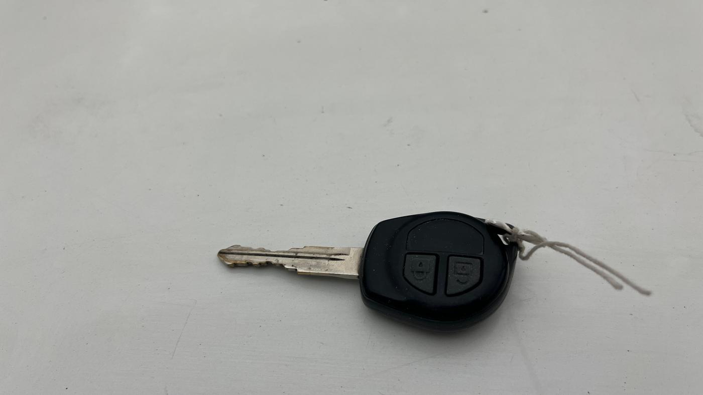 2015 Maruti Swift VXI, Petrol, Manual, 33,517 km, Key Close Up