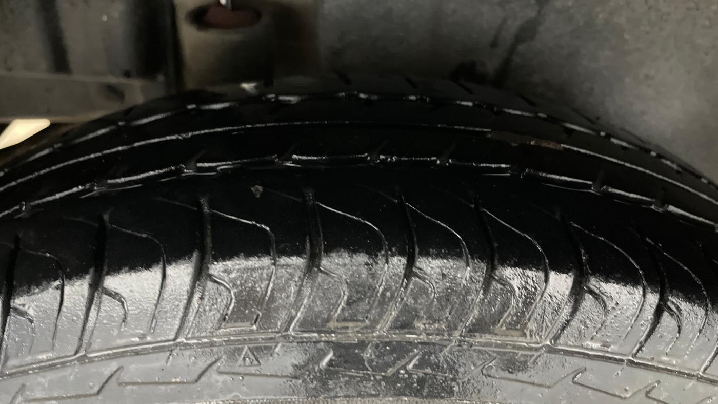 2015 Maruti Swift VXI, Petrol, Manual, 33,517 km, Right Rear Tyre Tread