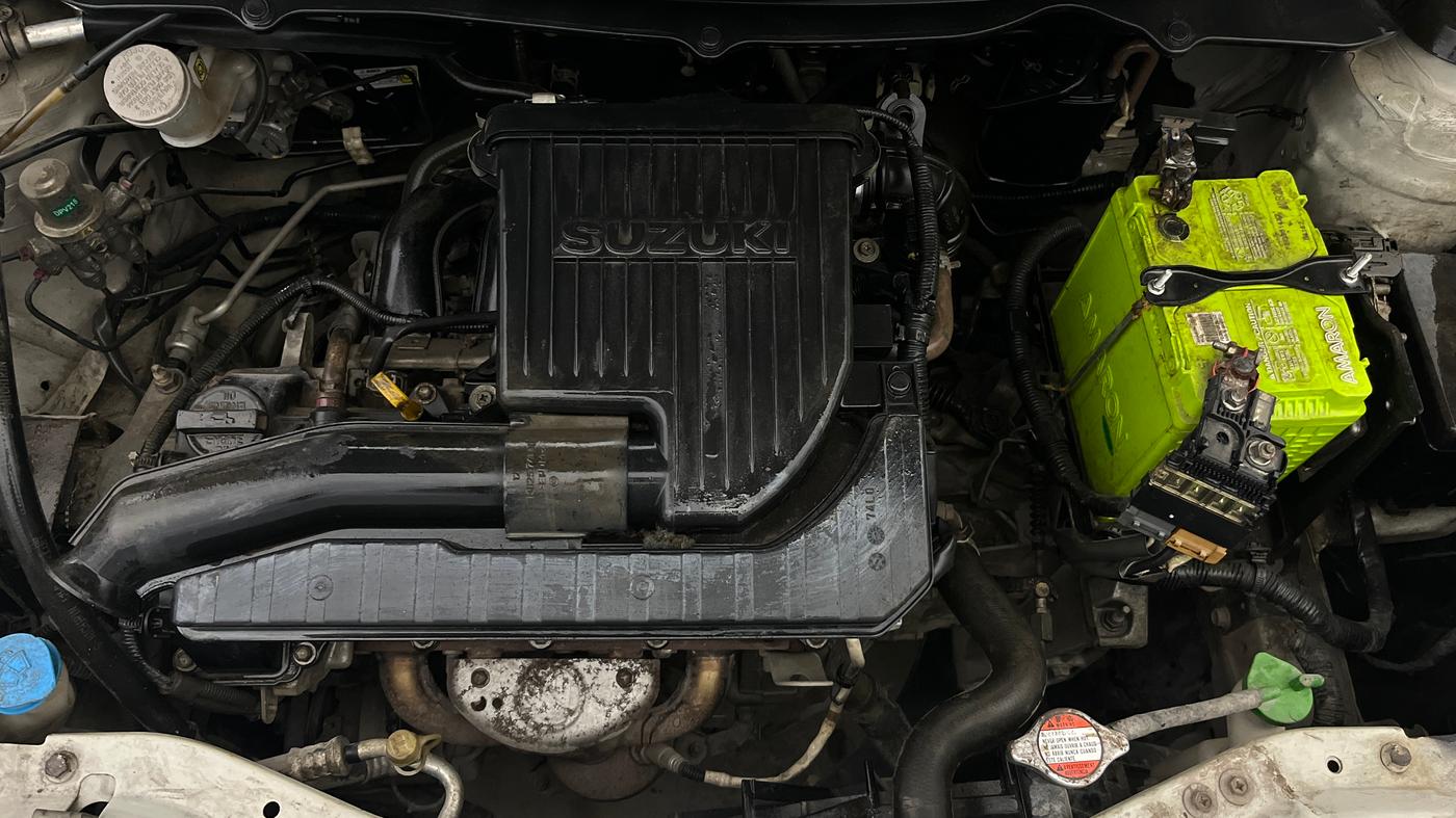 2015 Maruti Swift VXI, Petrol, Manual, 33,517 km, Engine View