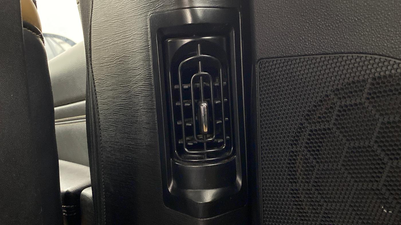 2018 Mahindra XUV500 W11 (O) AT, Diesel, Automatic, 43,514 km, Rear AC Vents