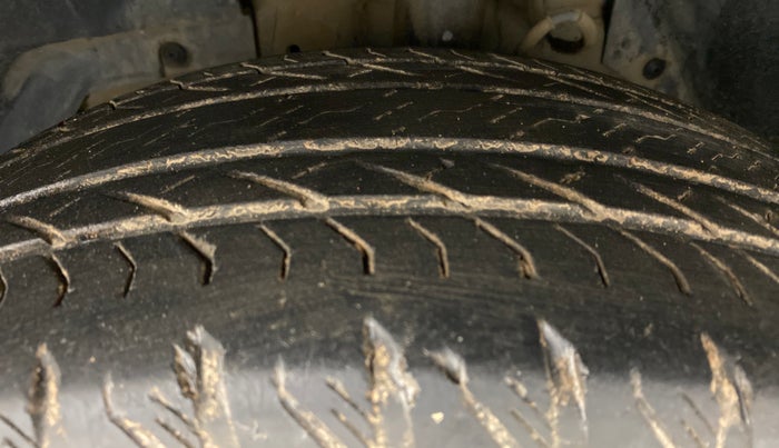 2018 Mahindra XUV500 W11 (O) AT, Diesel, Automatic, 43,514 km, Left Front Tyre Tread