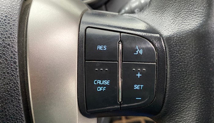 2018 Mahindra XUV500 W11 (O) AT, Diesel, Automatic, 43,514 km, Adaptive Cruise Control